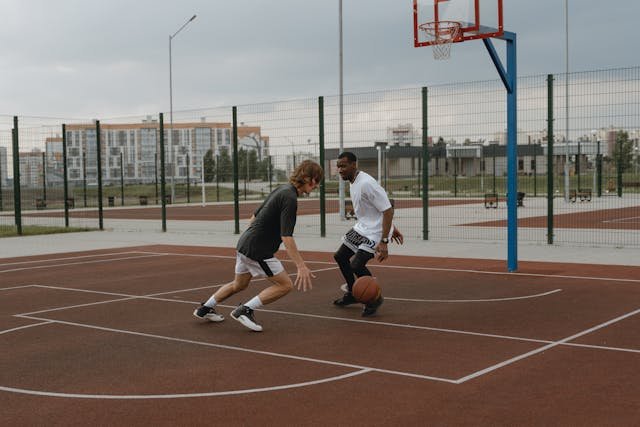Surface en polypropylène pour terrains de basketball extérieurs modernes